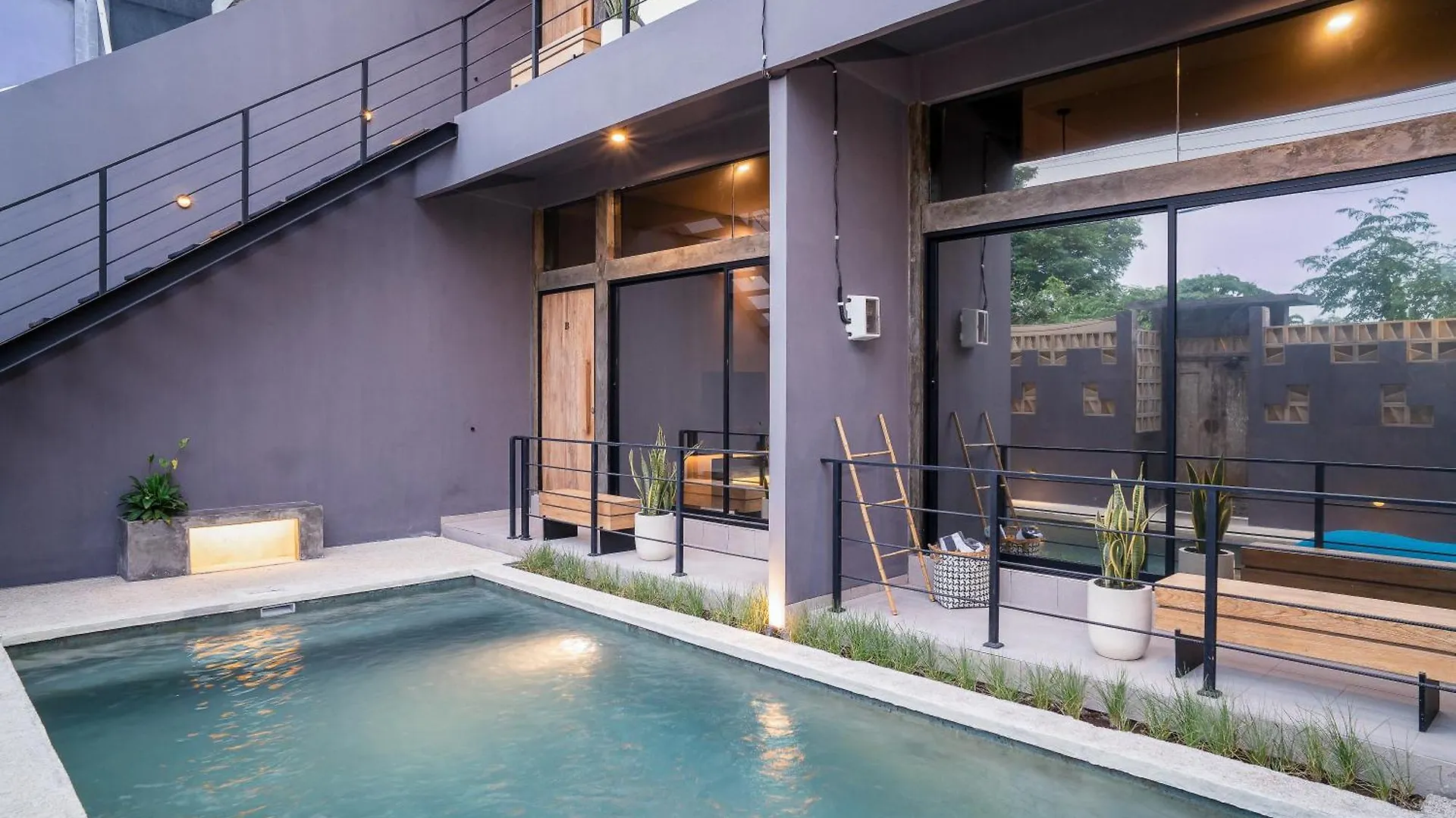 Pensión Alaya Homes B - Stylish Japandi Loft Suite In Seminyak
