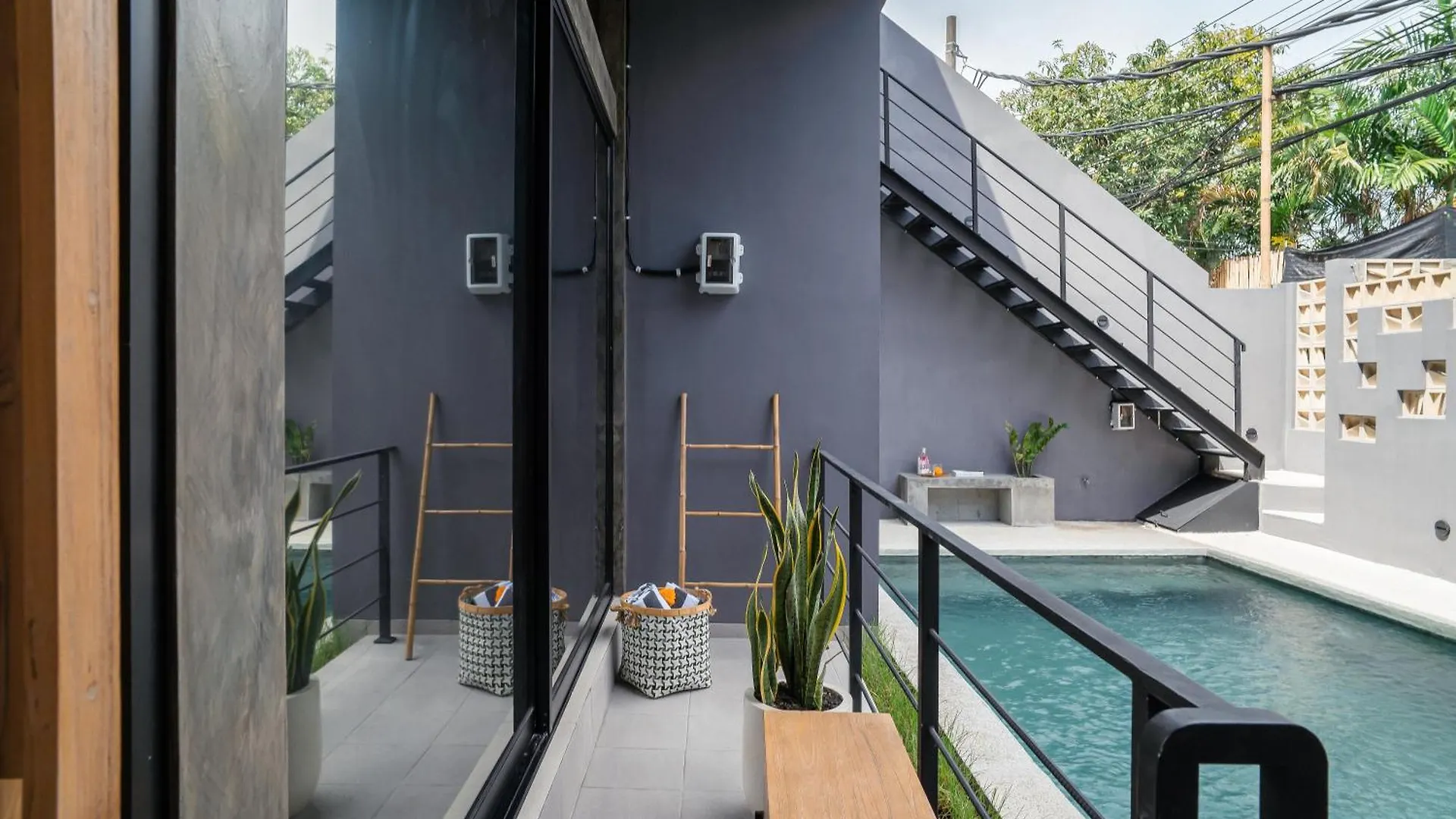 Alaya Homes B - Stylish Japandi Loft Suite In Seminyak Pensión
